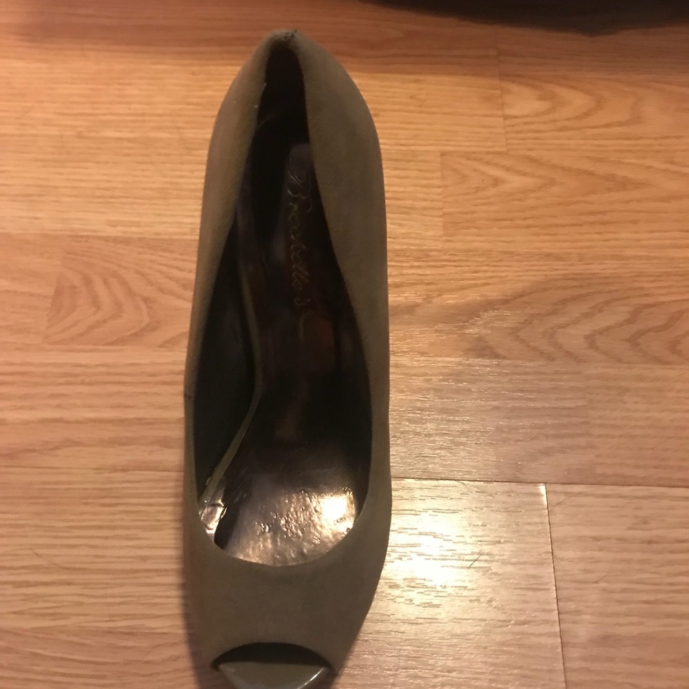 High heels - Picture 2 of 4